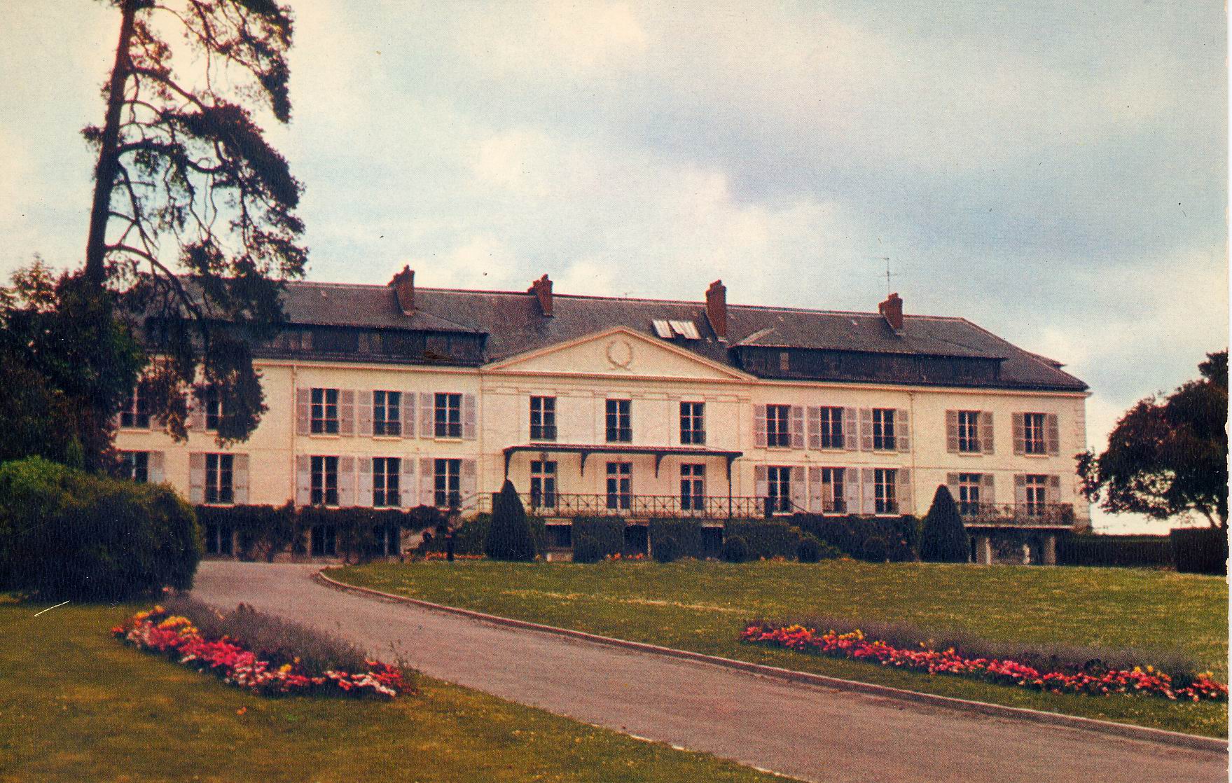 hotel vu de devant - chateau Hotel Yvelines
