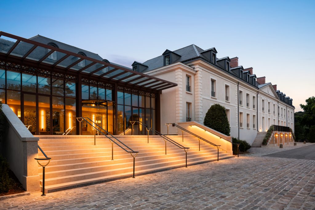 Christmas 2025 at Dolce Versailles 11 Dolce by Wyndham Versailles Domaine du Montcel Exterior Dust Front facade 2