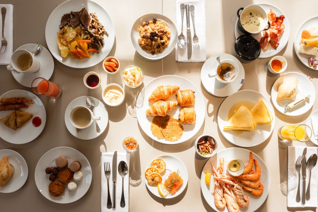 All-you-can-eat brunch and buffet at the Dolce Versailles hotel restaurant