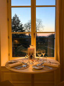 Press & News 1 Romantic restaurant table