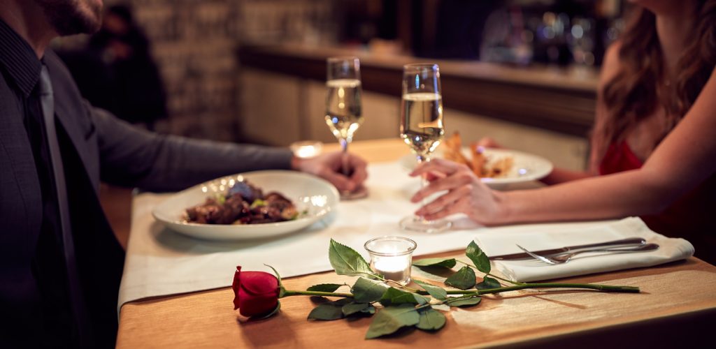 romantic dinner for two - romantic weekend near Paris